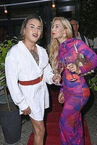 Geburtstagsfeier zum 30. Geburtstag von Jeldos Stecker in Berlin