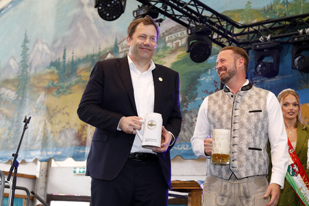 Eröffnungsveranstaltung der Cranger Kirmes in Herne