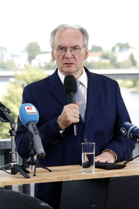 Pressekonferenz von Reiner Haseloff und Sven Schulze in Magdeburg