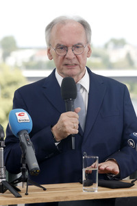 Pressekonferenz von Reiner Haseloff und Sven Schulze in Magdeburg