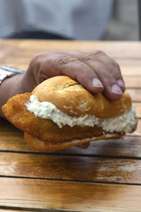 Symbolfoto Backfischbrötchen