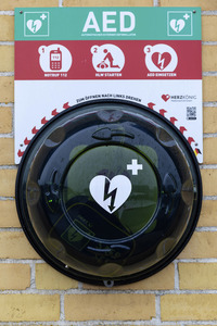 Symbolfoto AED