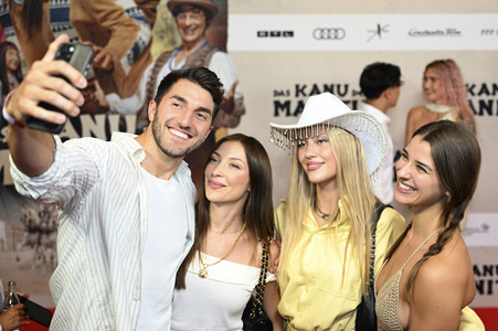 Filmpremiere 'Das Kanu des Manitu' in München