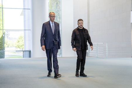 Pressestatement von Selenskyj und Merz in Berlin