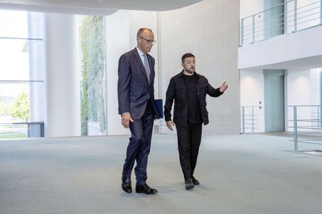 Pressestatement von Selenskyj und Merz in Berlin