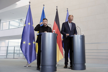 Pressestatement von Selenskyj und Merz in Berlin