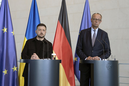 Pressestatement von Selenskyj und Merz in Berlin