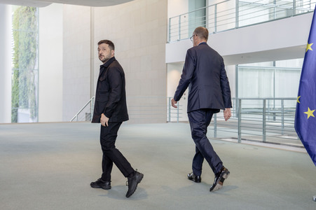 Pressestatement von Selenskyj und Merz in Berlin