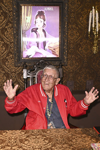 Midsummer Scream - Halloween & Horror Convention in Long Beach