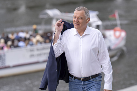 ARD-Sommerinterview mit Jan van Aken in Berlin