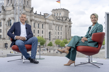 ARD-Sommerinterview mit Jan van Aken in Berlin