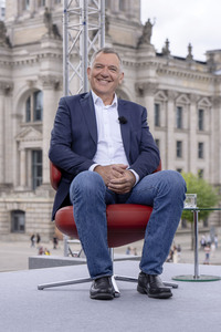 ARD-Sommerinterview mit Jan van Aken in Berlin