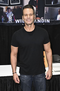 Midsummer Scream - Halloween & Horror Convention in Long Beach