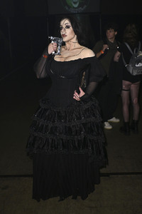 Midsummer Scream - Halloween & Horror Convention in Long Beach