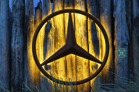 Symbolfoto Mercedes