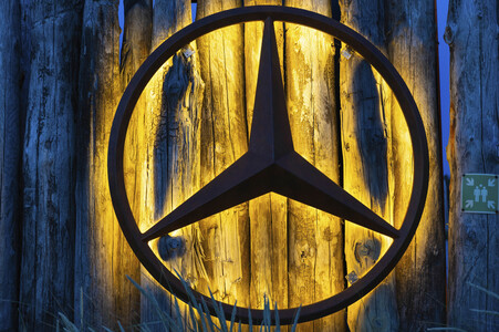 Symbolfoto Mercedes