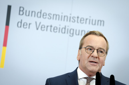 Friedrich Merz und Boris Pistorius beim Pressestatement zu Kabinettsthemen in Berlin