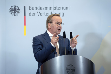 Friedrich Merz und Boris Pistorius beim Pressestatement zu Kabinettsthemen in Berlin