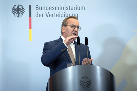 Friedrich Merz und Boris Pistorius beim Pressestatement zu Kabinettsthemen in Berlin