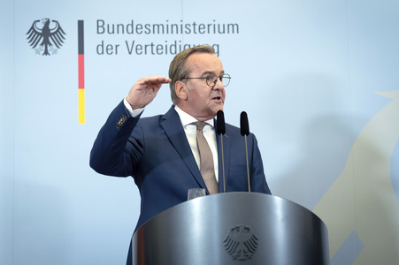 Friedrich Merz und Boris Pistorius beim Pressestatement zu Kabinettsthemen in Berlin