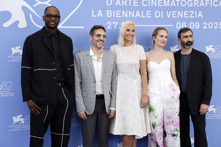 Photocall mit der Orizzonti Jury, Internationale Filmfestspiele von Venedig 2025