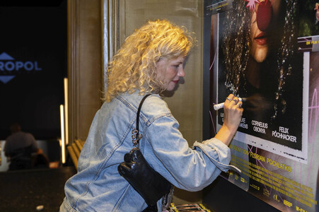 Filmpremiere 'How to Be Normal' in Düsseldorf