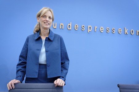 Bundespressekonferenz 'Kinder- und Jugendschutz in der digitalen Welt' in Berlin