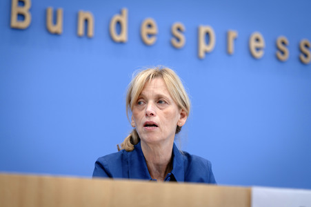 Bundespressekonferenz 'Kinder- und Jugendschutz in der digitalen Welt' in Berlin