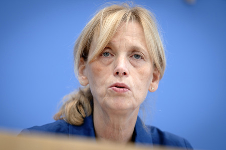 Bundespressekonferenz 'Kinder- und Jugendschutz in der digitalen Welt' in Berlin