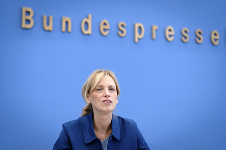 Bundespressekonferenz 'Kinder- und Jugendschutz in der digitalen Welt' in Berlin