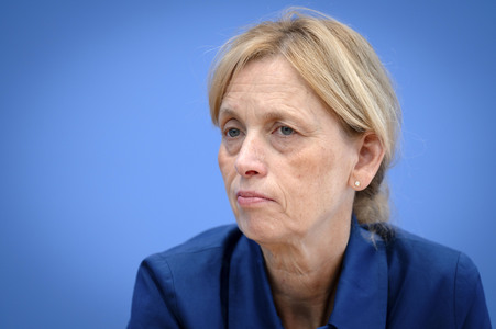 Bundespressekonferenz 'Kinder- und Jugendschutz in der digitalen Welt' in Berlin