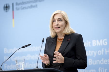 Pressestatement von Nina Warken in Berlin