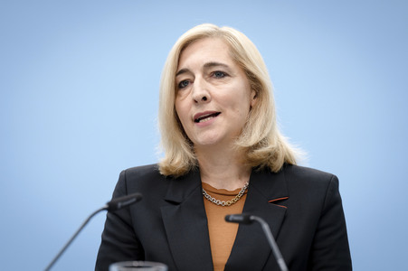 Pressestatement von Nina Warken in Berlin