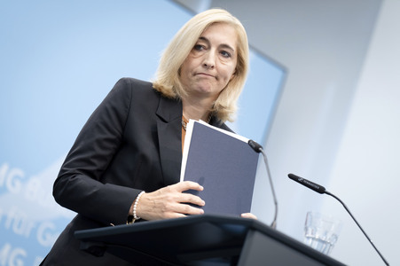 Pressestatement von Nina Warken in Berlin