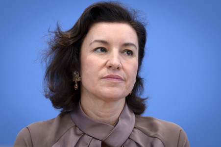 Bundespressekonferenz 'Vorstellung der OECD-Studie Bildung auf einen Blick 2025' in Berlin