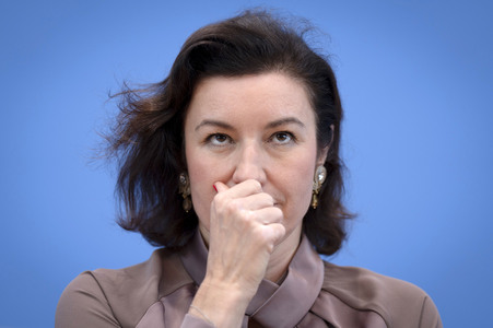 Bundespressekonferenz 'Vorstellung der OECD-Studie Bildung auf einen Blick 2025' in Berlin