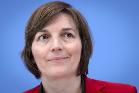 Bundespressekonferenz 'Vorstellung der OECD-Studie Bildung auf einen Blick 2025' in Berlin