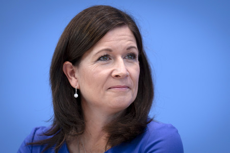 Bundespressekonferenz 'Vorstellung der OECD-Studie Bildung auf einen Blick 2025' in Berlin