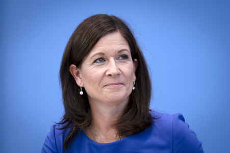 Bundespressekonferenz 'Vorstellung der OECD-Studie Bildung auf einen Blick 2025' in Berlin