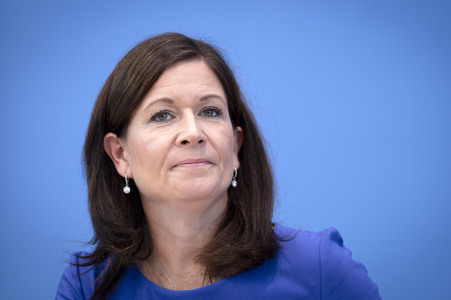 Bundespressekonferenz 'Vorstellung der OECD-Studie Bildung auf einen Blick 2025' in Berlin