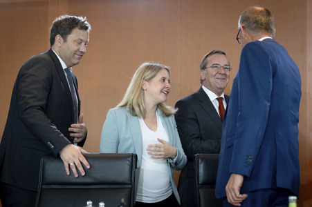 16. Sitzung des Bundeskabinetts in Berlin