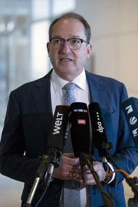 Pressestatement von Alexander Dobrindt in Berlin