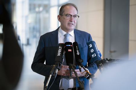 Pressestatement von Alexander Dobrindt in Berlin