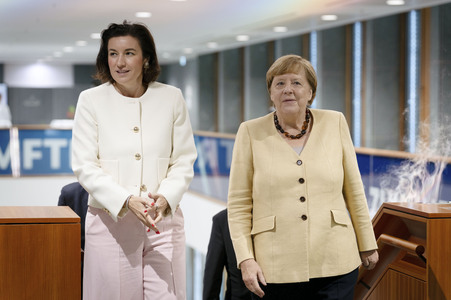 Ausstellungseröffnung 'Unsichtbare Wissenschaftlerinnen - Versäumte Bilder' in Berlin