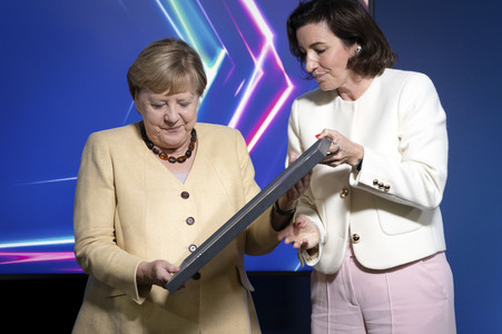 Ausstellungseröffnung 'Unsichtbare Wissenschaftlerinnen - Versäumte Bilder' in Berlin