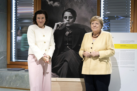 Ausstellungseröffnung 'Unsichtbare Wissenschaftlerinnen - Versäumte Bilder' in Berlin