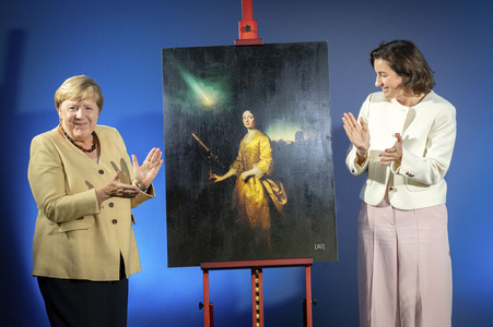 Ausstellungseröffnung 'Unsichtbare Wissenschaftlerinnen - Versäumte Bilder' in Berlin