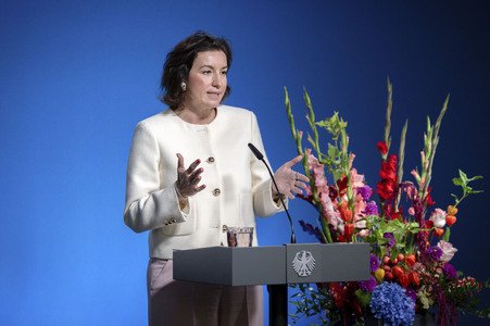 Ausstellungseröffnung 'Unsichtbare Wissenschaftlerinnen - Versäumte Bilder' in Berlin