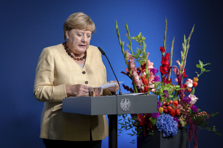 Ausstellungseröffnung 'Unsichtbare Wissenschaftlerinnen - Versäumte Bilder' in Berlin