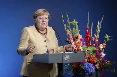 Ausstellungseröffnung 'Unsichtbare Wissenschaftlerinnen - Versäumte Bilder' in Berlin